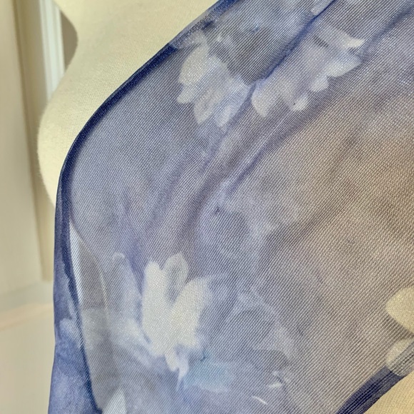 Scarf-short flower pattern - Picture 5 of 6